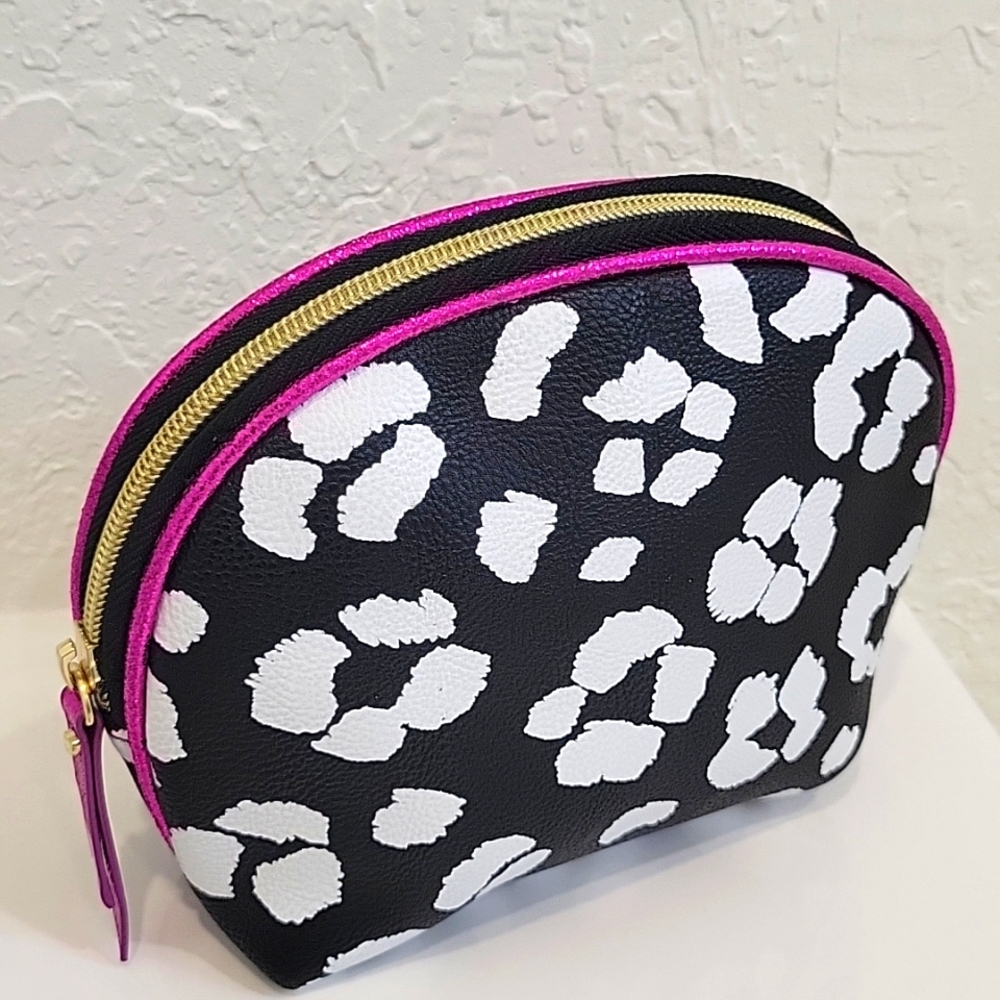 BETSEY JOHNSON black and white "rose" cosmetic bag